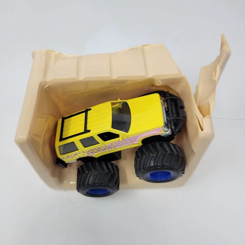 2-Speed Rebel 4x4 Ford Explorer‎ Monster Truck Toy